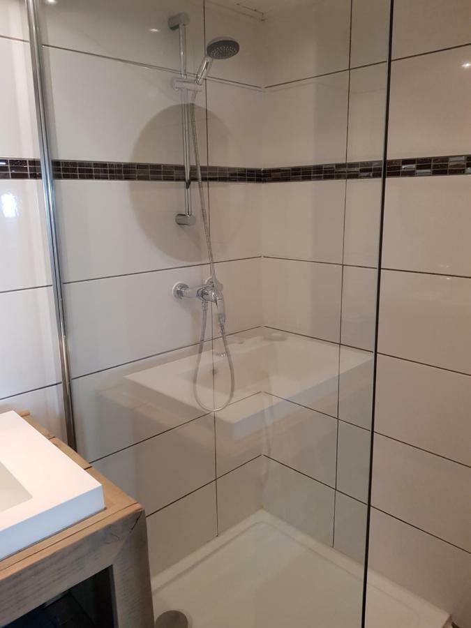 Pension Rosenheim Треффен Екстер'єр фото